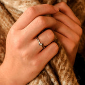 Twisted - Stijlvolle dames ring van zilver en roségoud - Moorell